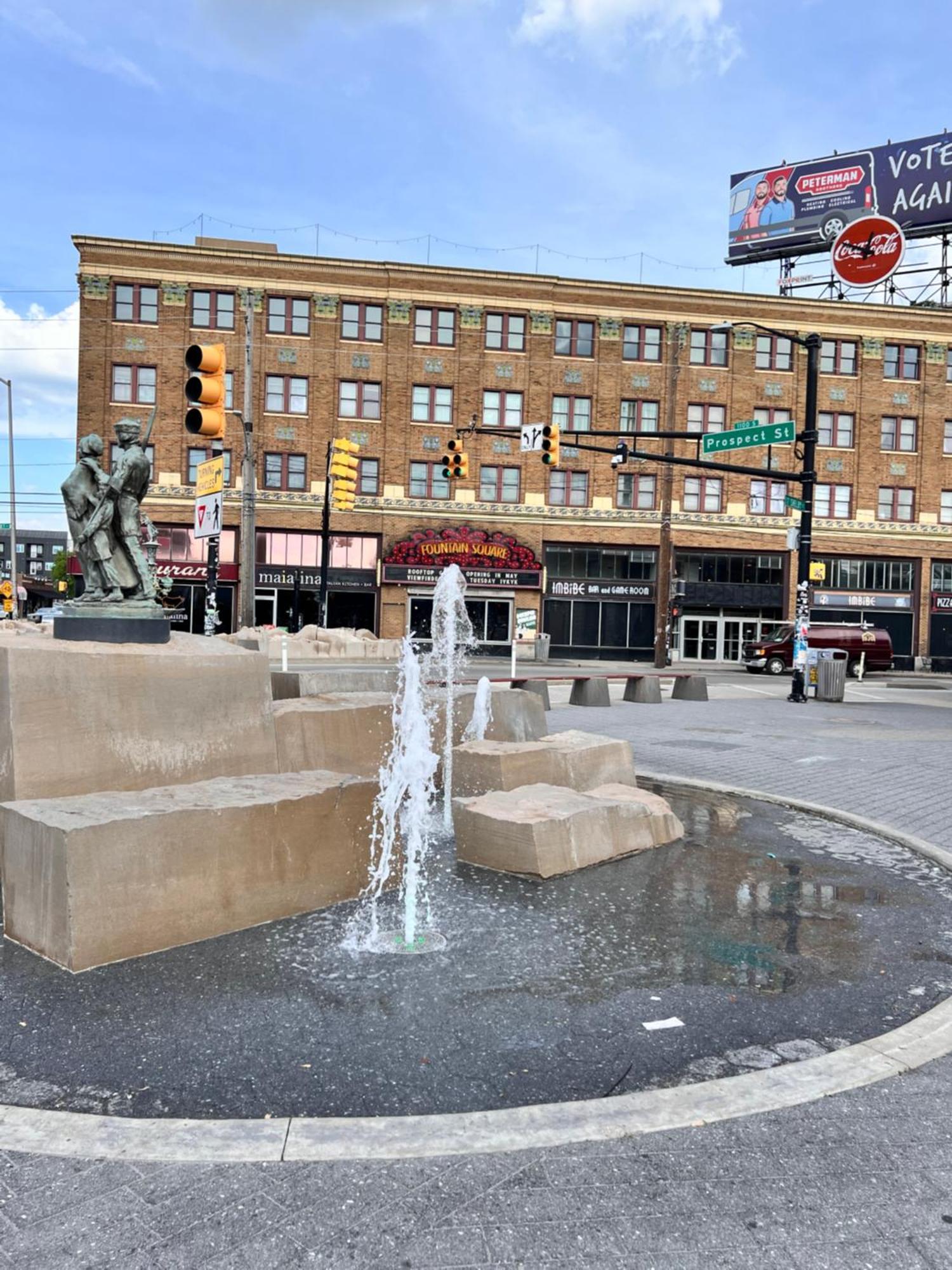 Fun At The Fountain Private Room Indianapolis Exterior foto